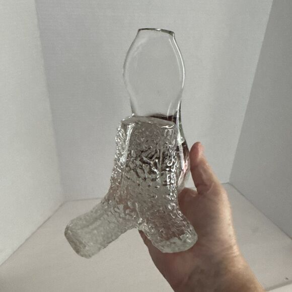 Toucan On Branch Art Glass With Controlled Bubbles And Red Swirls - Picture 7 of 10